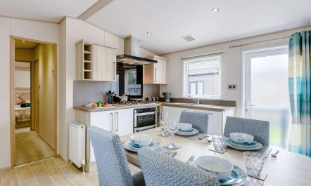 2 Bed in New Milton 5