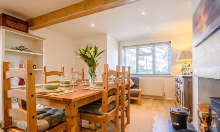 3 Bed in Cheltenham 1