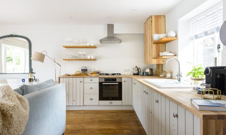 Miss Honey's Cottage 7