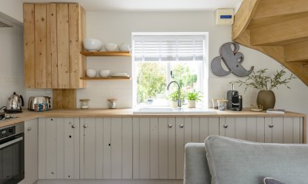 Miss Honey's Cottage 8