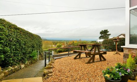 3 Bed in Shrewsbury 2