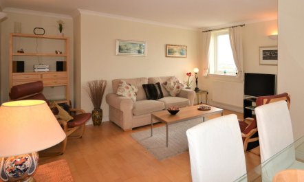 2 Bed in Edinburgh 1