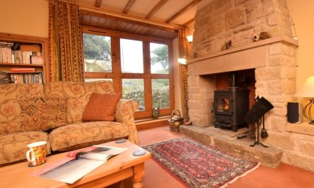 1 Bed in Eyam 3