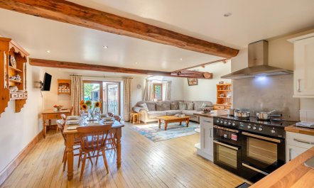 5 Bed in Preston 1