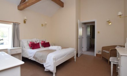 3 Bed in Ashford In The Water 7