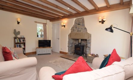 3 Bed in Ashford In The Water 1
