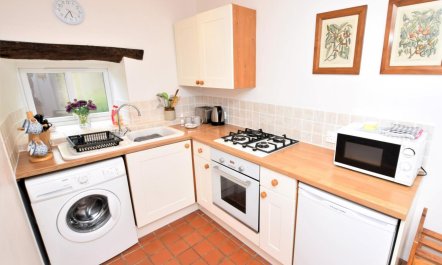 1 Bed in Curbar 4