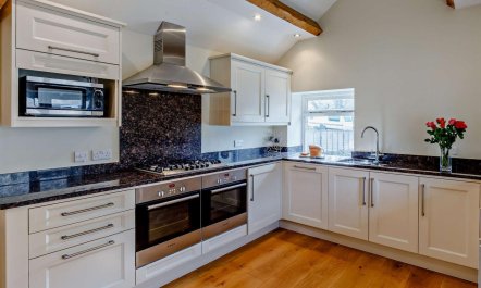 3 Bed in Eyam 1