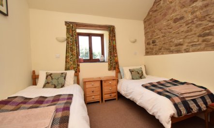 2 Bed in Whaley Bridge 8