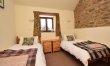 2 Bed in Whaley Bridge 8