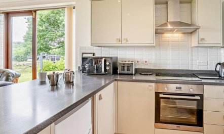 2 Bed in Swansea 2