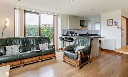 2 Bed in Swansea 1