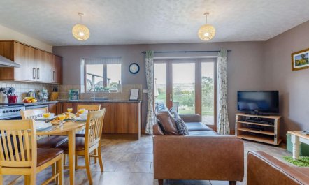 2 Bed in Worcester 2