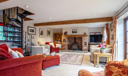 4 Bed in Gloucester 1