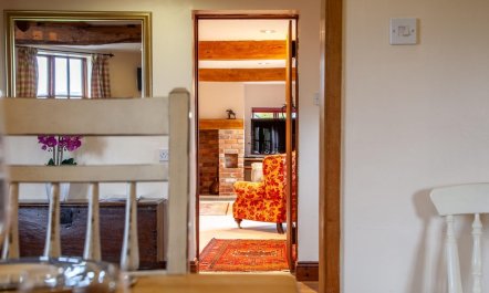 4 Bed in Gloucester 8