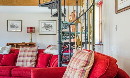 4 Bed in Gloucester 4