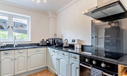 2 Bed in Bedford 4