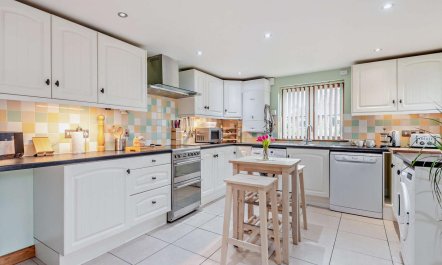 4 Bed in Shrewsbury 8