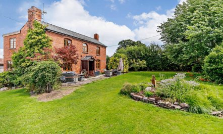 4 Bed in Hereford