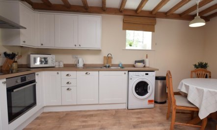 2 Bed in Ashford In The Water 5