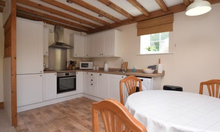 2 Bed in Ashford In The Water 3