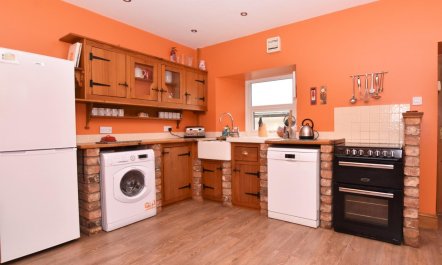 4 Bed in Whaley Bridge 6