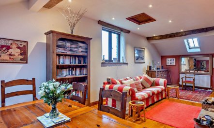 1 Bed in Combs 3