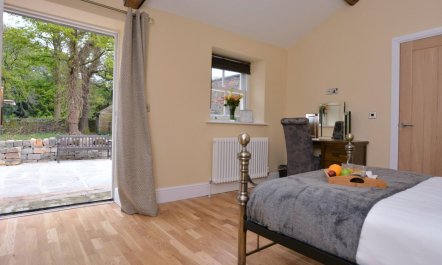 4 Bed in Sheffield 8