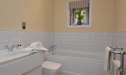 4 Bed in Sheffield 9