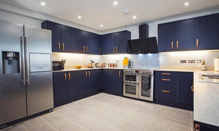 5 Bed in Gloucester 2