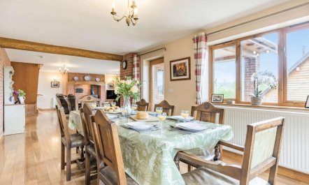 4 Bed in Worcester 6