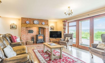 4 Bed in Worcester 2