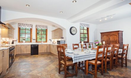 5 Bed in Worcester 0