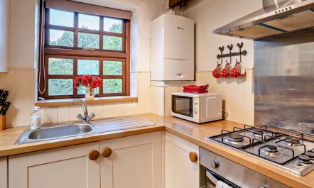 1 Bed in Penclawdd 9