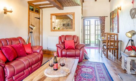 1 Bed in Penclawdd 2