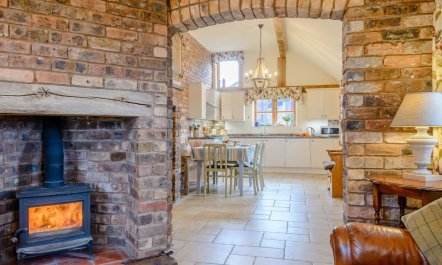 2 Bed in Shrewsbury 1