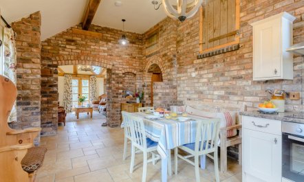 2 Bed in Shrewsbury 3