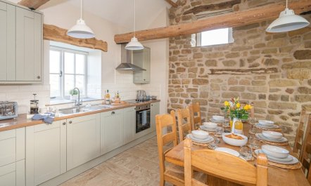 4 Bed in Kirkbymoorside 2