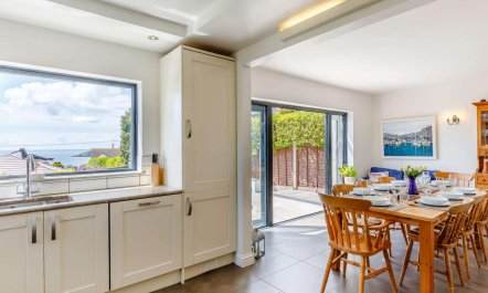 4 Bed in Plymouth 8