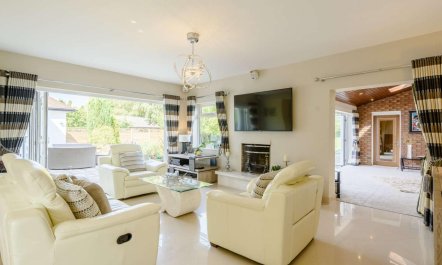 5 Bed in Chester 7