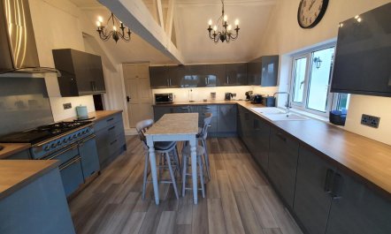 9 Bed in Gloucester 6