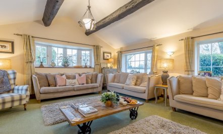 9 Bed in Gloucester 3