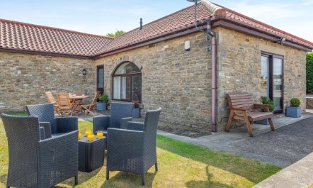 2 Bed in Toft Hill 5