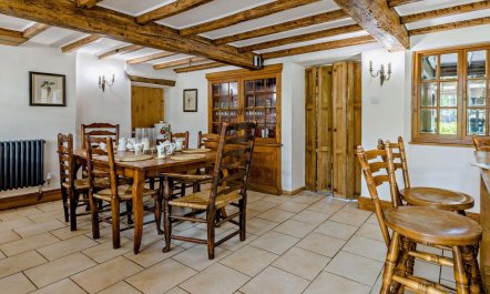 7 Bed in Waterhouses 9