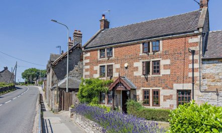 7 Bed in Waterhouses