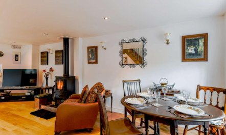 2 Bed in Lyndhurst 3