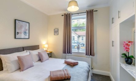 4 Bed in Holmfirth 7