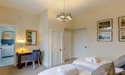 5 Bed in Harrogate 8