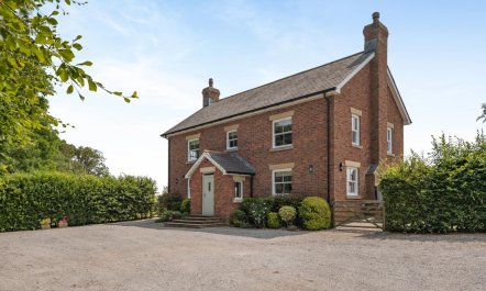 5 Bed in Preston