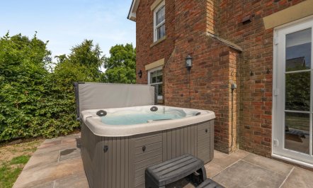 5 Bed in Preston 8